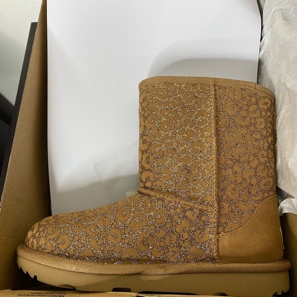 Ugg Classic 2 Glitter leopard Comfort Winter Boots - Girls sz3 - Picture 4 of 9